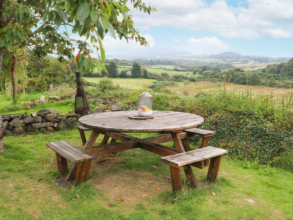 Cottage | Property grounds