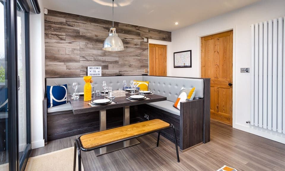 Cottage | Private kitchen | Fridge, dishwasher, cookware/dishes/utensils