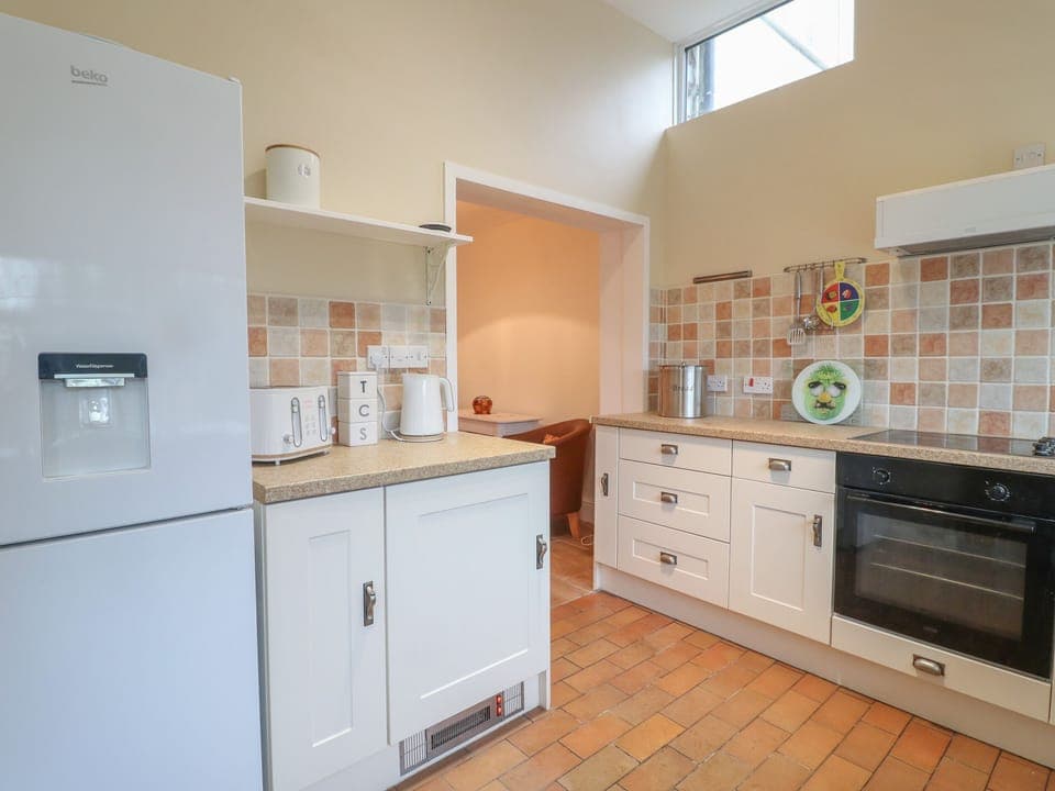 Cottage | Private kitchen | Fridge, dishwasher, electric kettle, toaster