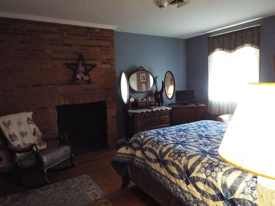 Standard Triple Room, Ensuite, Garden View (Hettie Schriver Room)
