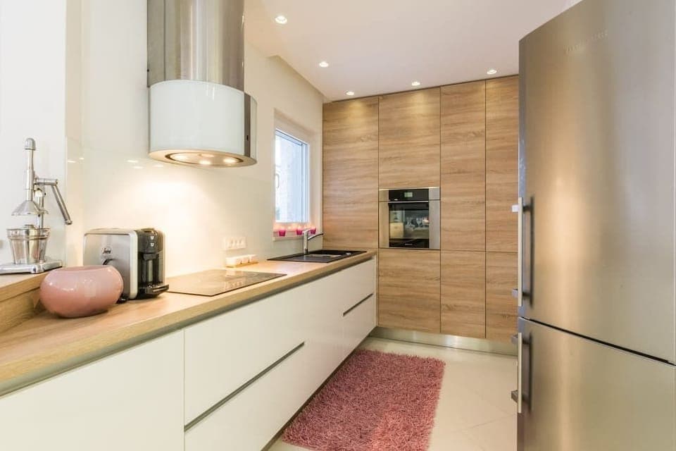 Deluxe Villa | Private kitchen | Full-size fridge, oven, stovetop, dishwasher