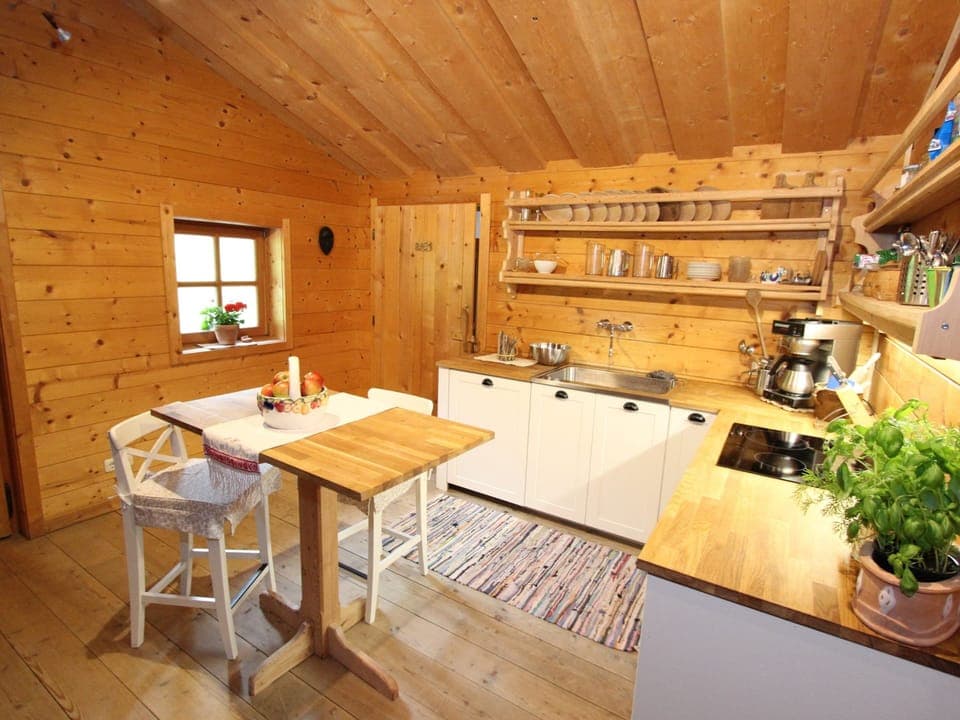 House | Private kitchen | Stovetop, coffee/tea maker