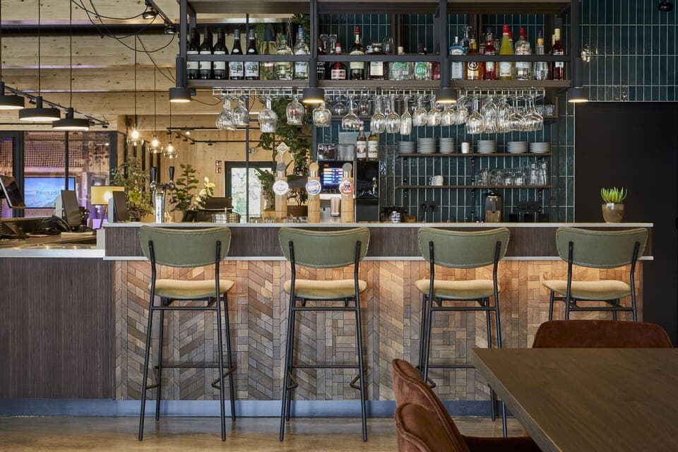 Bungalow | Bar (on property)