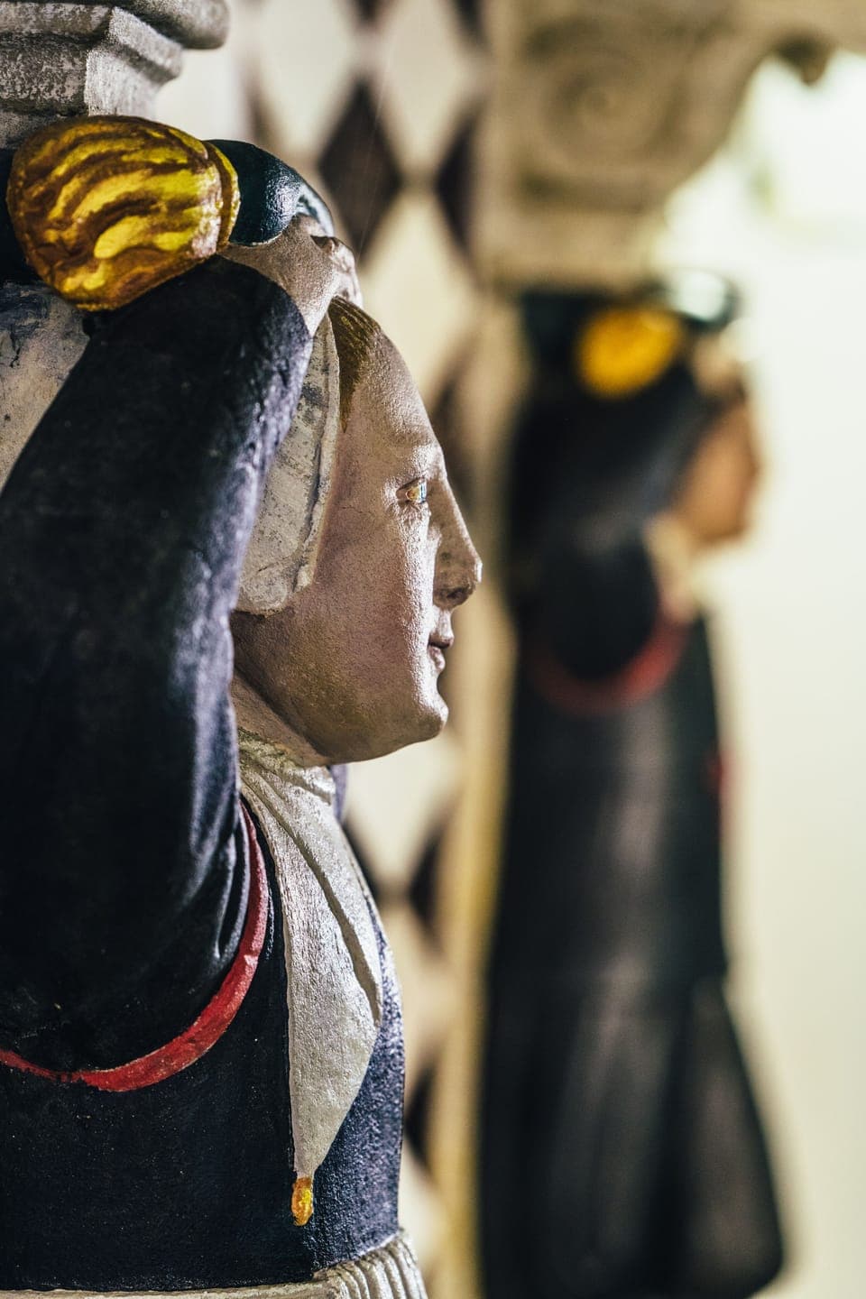 Lunch and dinner served, garden views 