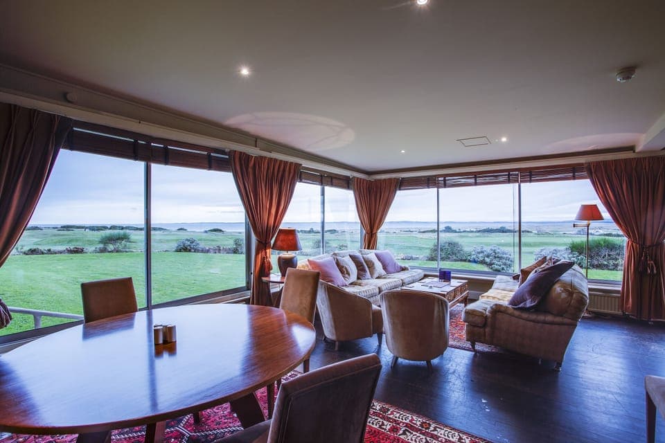 Lunch and dinner served