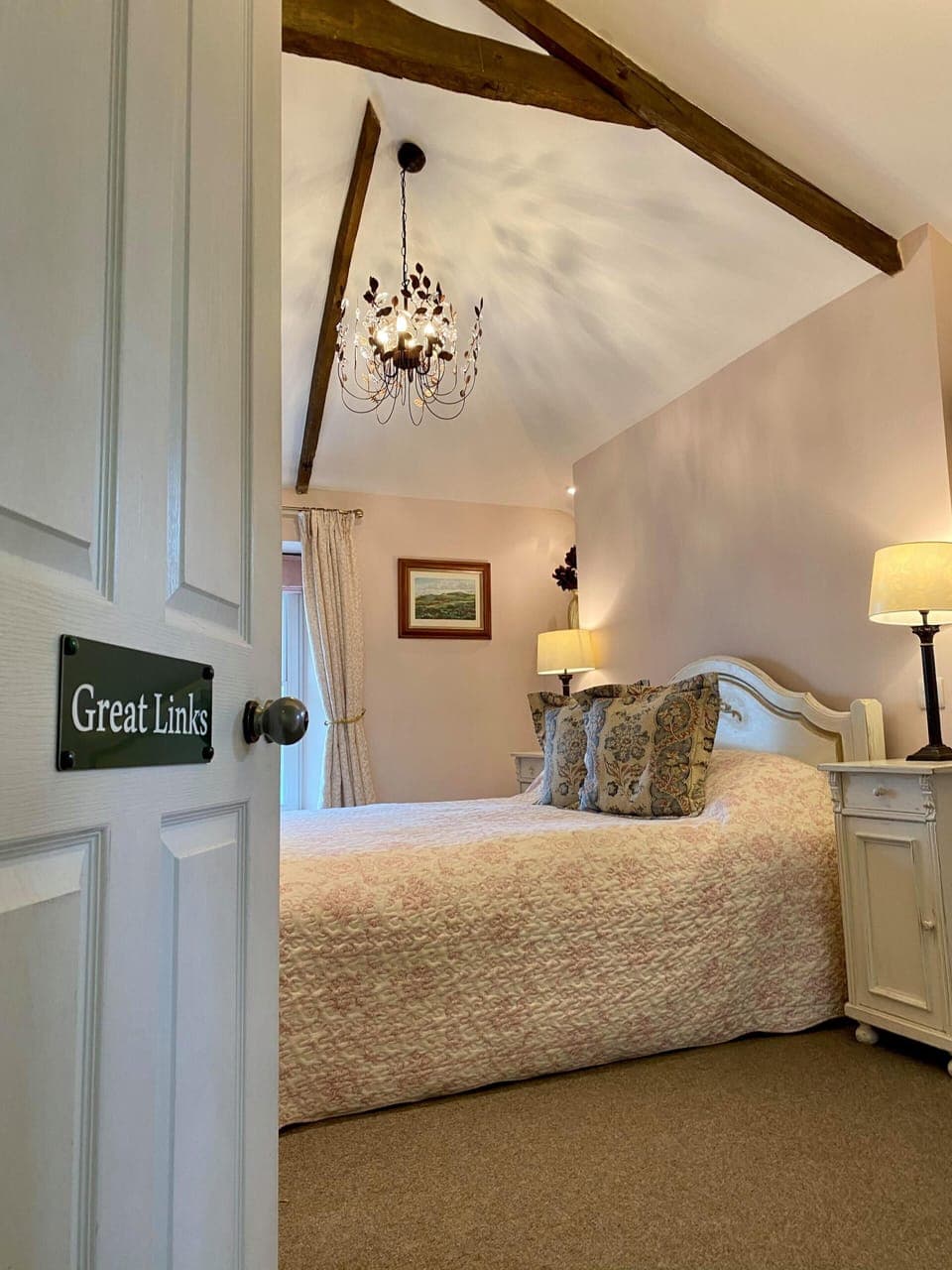 Standard Double Room, Private Bathroom (Great Links)