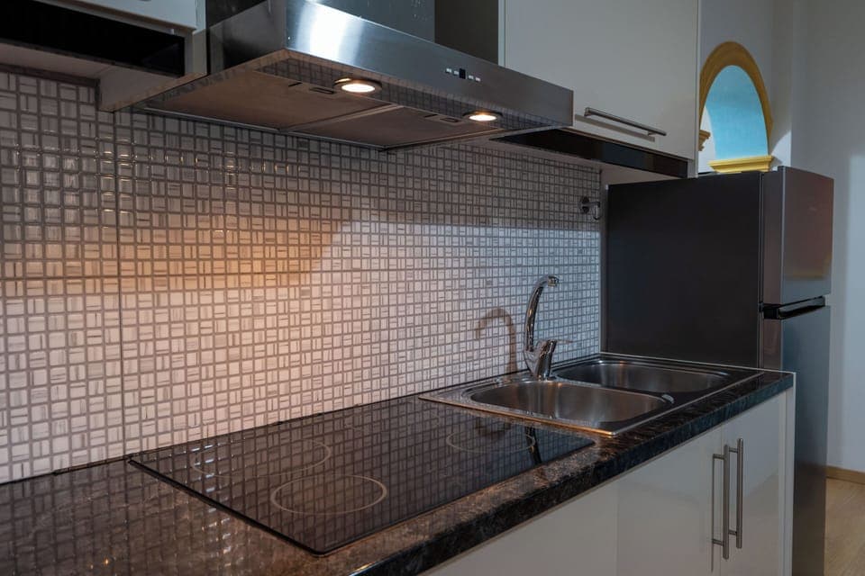 In-room safe, free WiFi, bed sheets