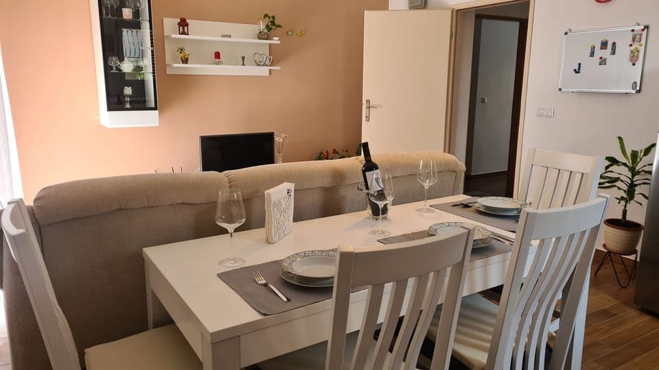 Apartment (A1) | Dining