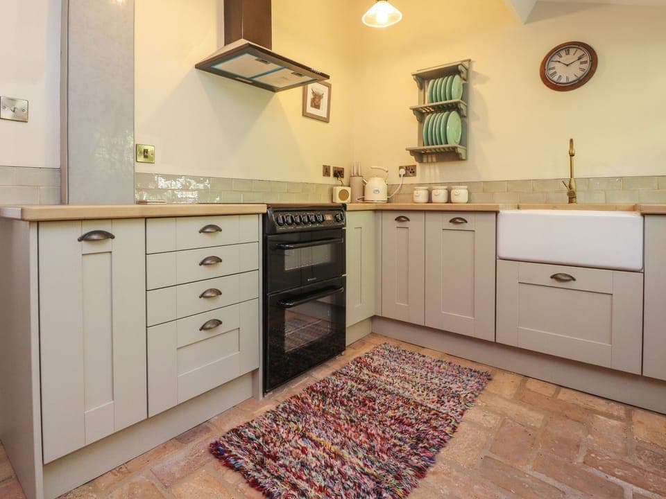 Cottage | Private kitchen | Fridge, dishwasher, electric kettle, toaster