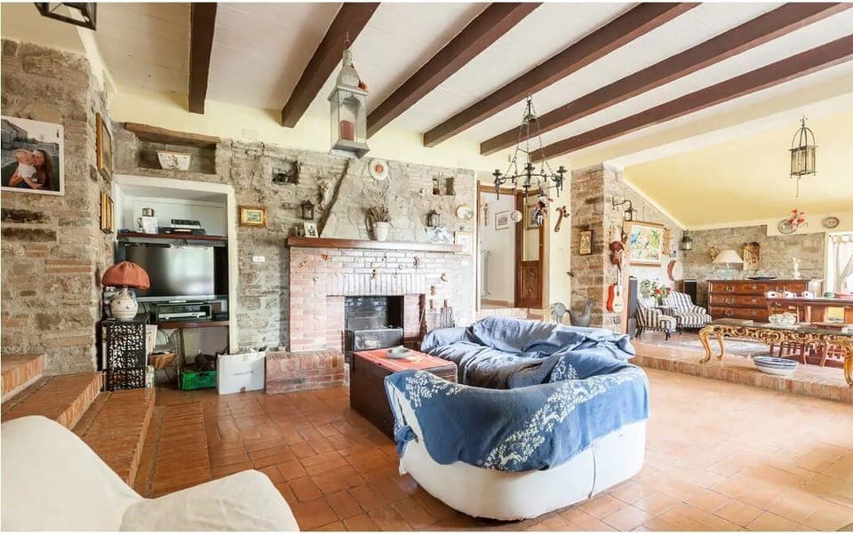 Villa, 5 Bedrooms | Living room | LED TV