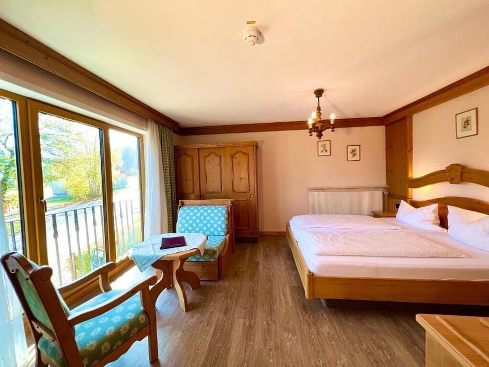 Basic Room | In-room safe, individually furnished, desk, free WiFi