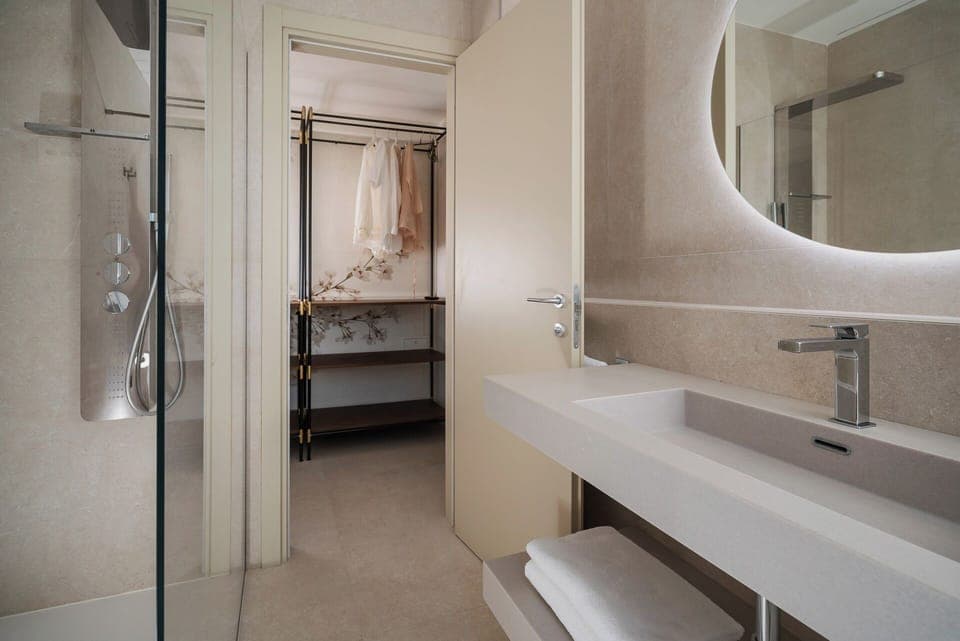 Family Room, Sea View | Bathroom | Shower, hair dryer, bidet, towels