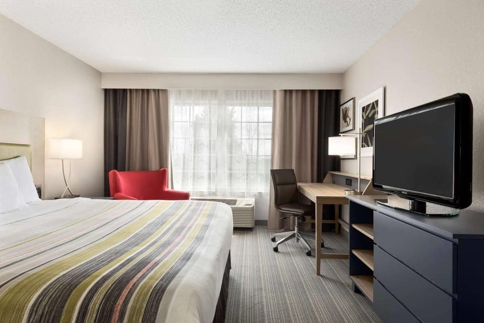 Premium bedding, down comforters, desk, blackout drapes