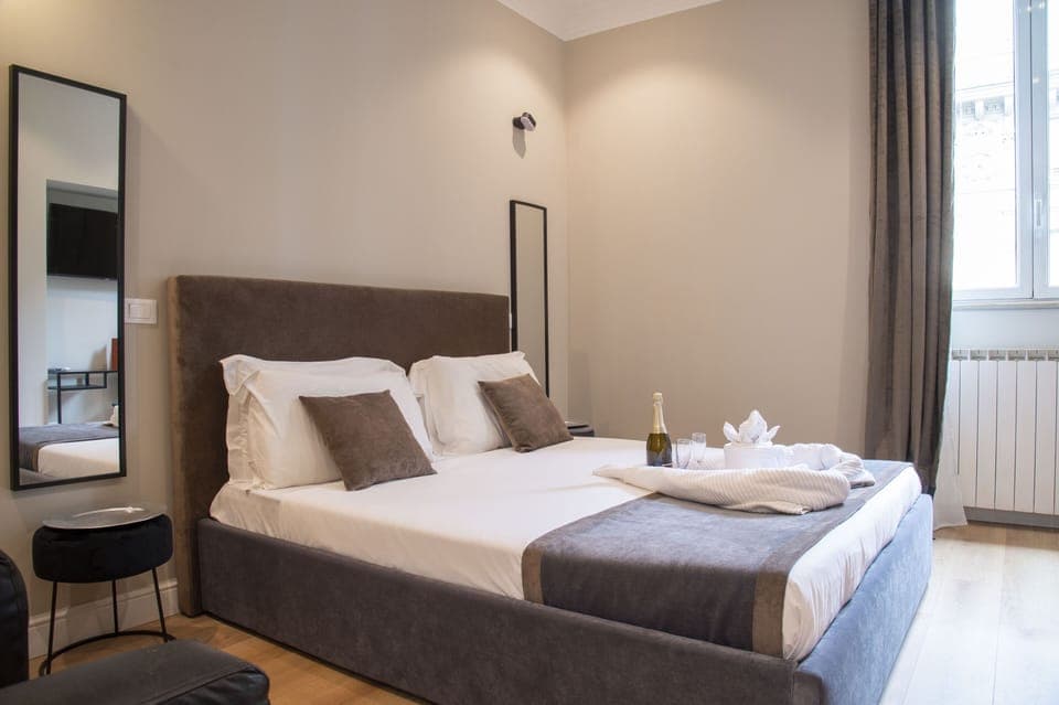 Deluxe Room | Premium bedding, down comforters, memory foam beds, minibar