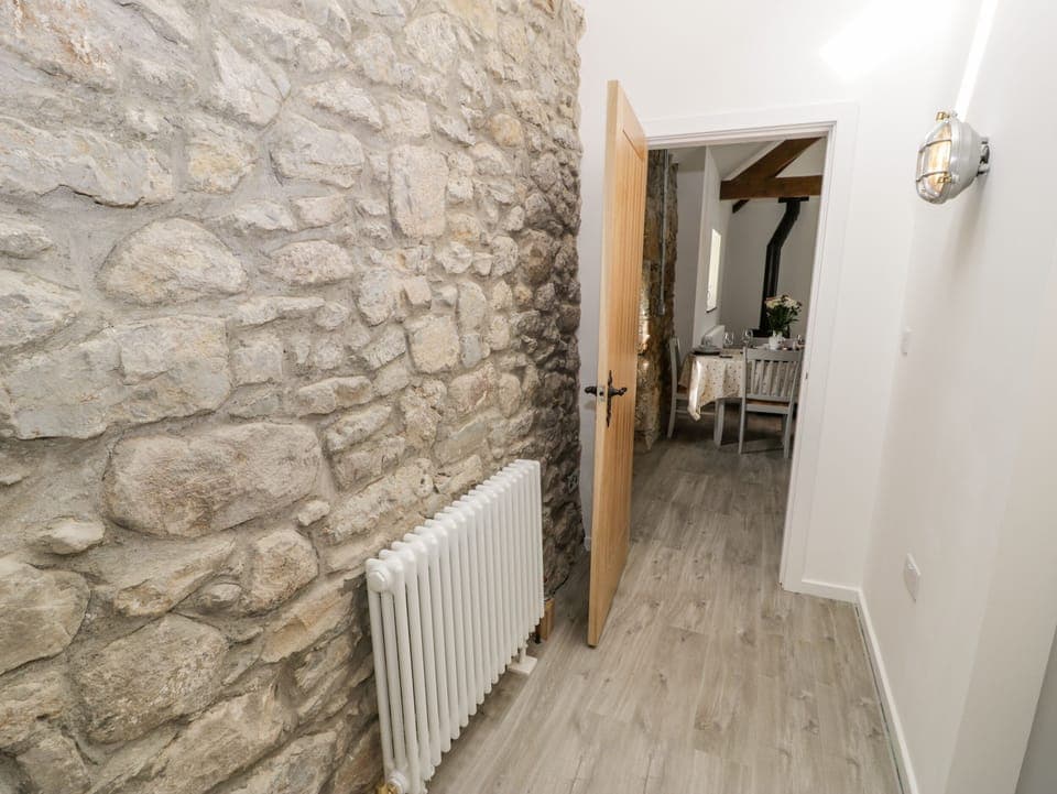 Cottage | 2 bedrooms, individually decorated, individually furnished, free WiFi