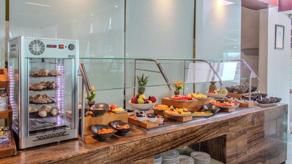 Breakfast, lunch, dinner served; international cuisine 