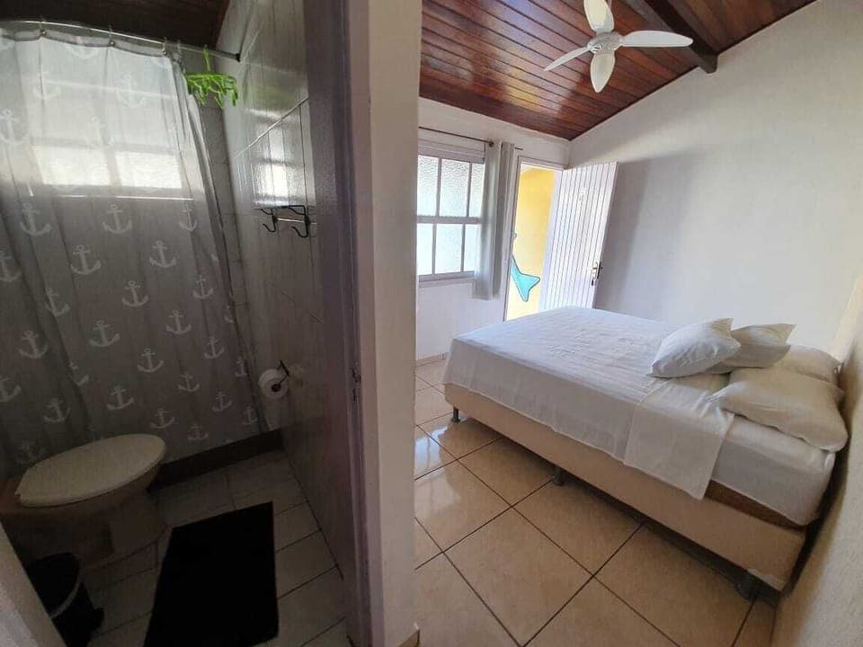 Standard Twin Room | Bathroom | Shower, towels