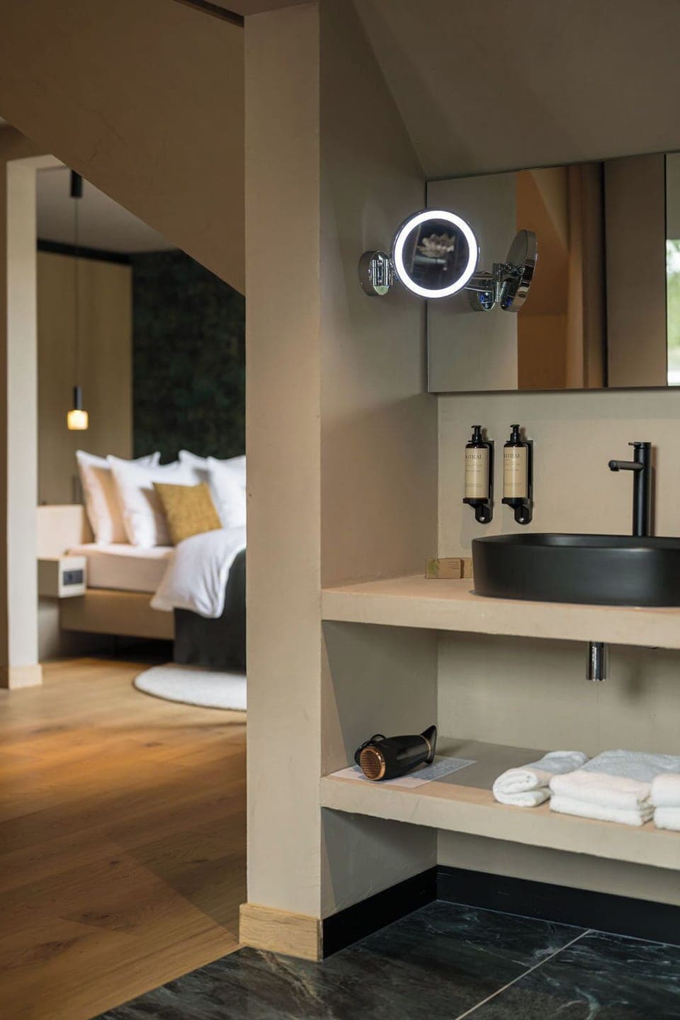 Elite Studio Suite | Hypo-allergenic bedding, in-room safe, desk, free WiFi