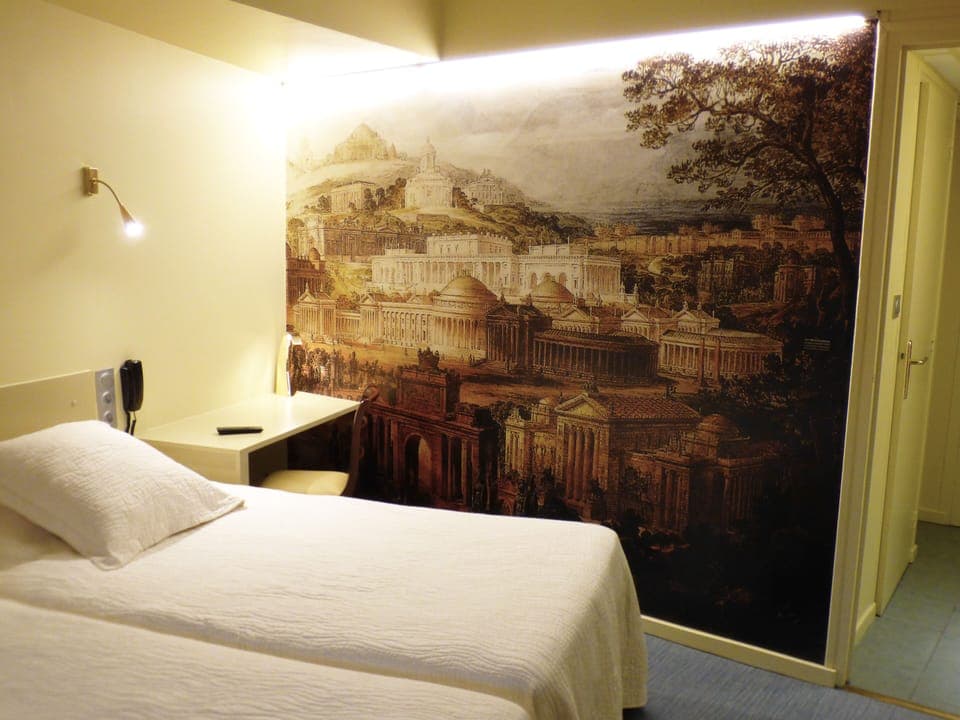 Superior Twin Room | Premium bedding, individually decorated, desk, laptop workspace