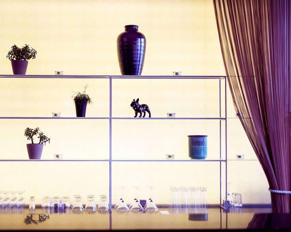 Breakfast and dinner served