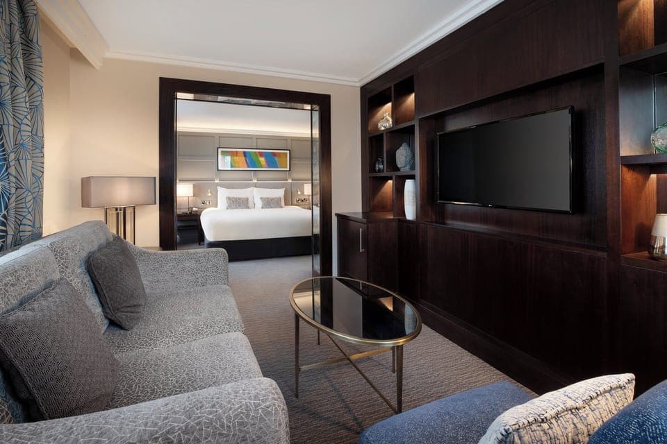 Junior Suite, 1 King Bed (Additional Living Area) | In-room safe, desk, iron/ironing board, free WiFi