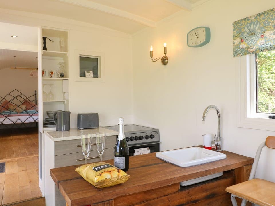 Cottage | 1 bedroom, individually decorated, individually furnished, free WiFi