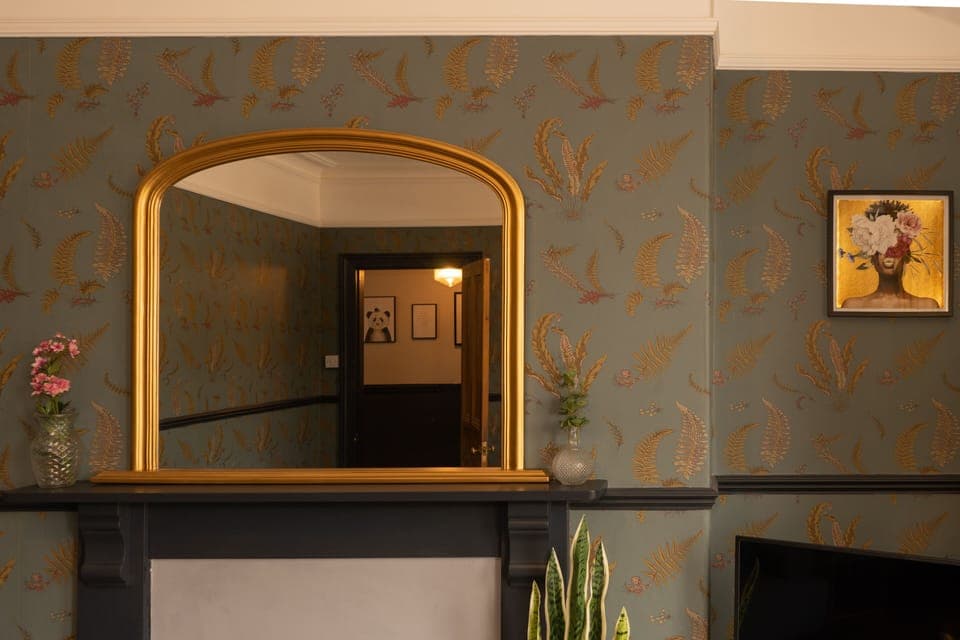 Superior House, Private Bathroom (Langleigh Villa) | Lounge