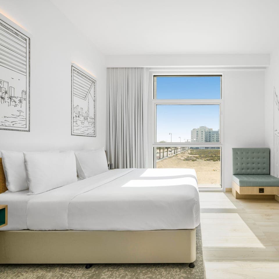 Hypo-allergenic bedding, in-room safe, soundproofing, bed sheets