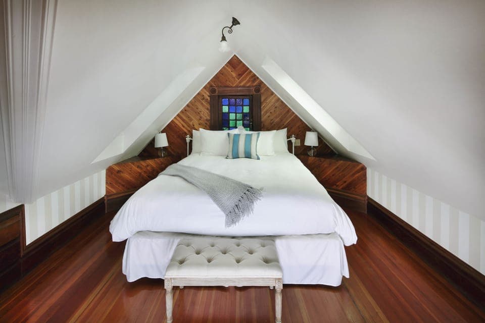 Classic Room | Premium bedding, iron/ironing board, free WiFi