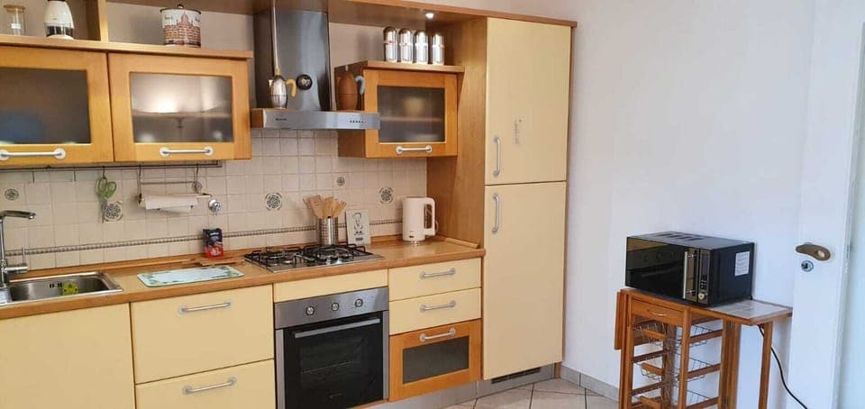 Apartment | Private kitchen | Fridge, microwave, oven, coffee/tea maker