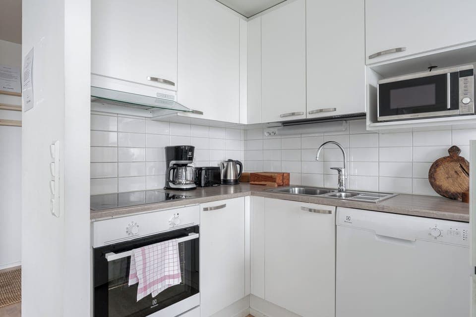 Exclusive Apartment | Private kitchen | Microwave, oven, stovetop, dishwasher