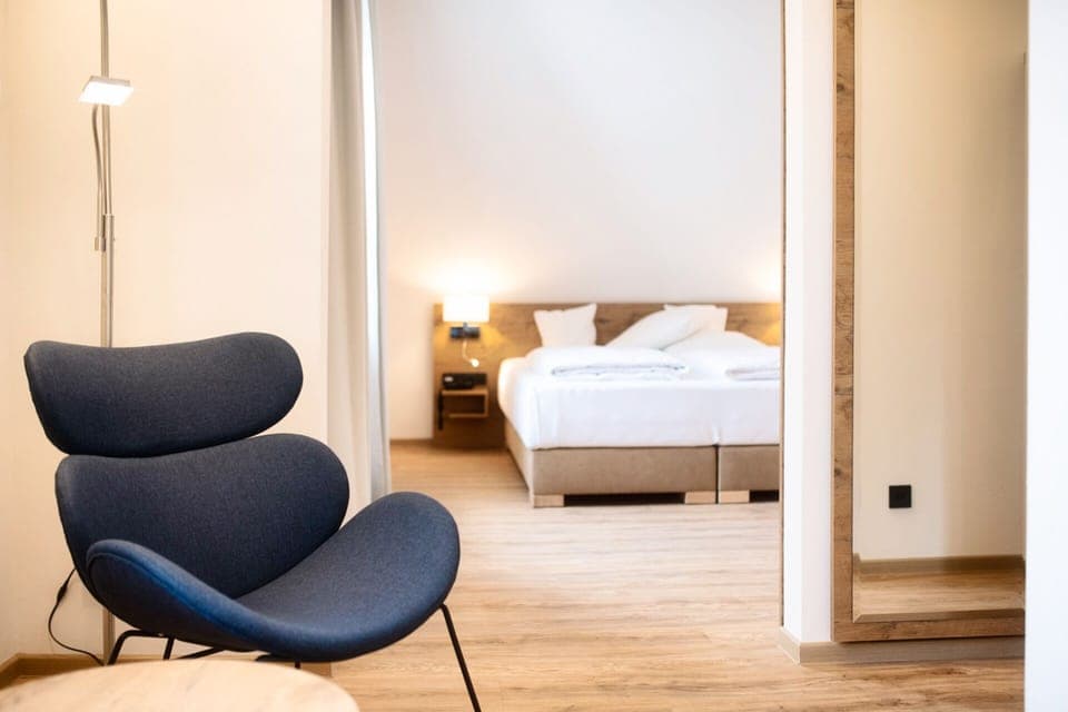 85-cm flat-screen TV with satellite channels, TV