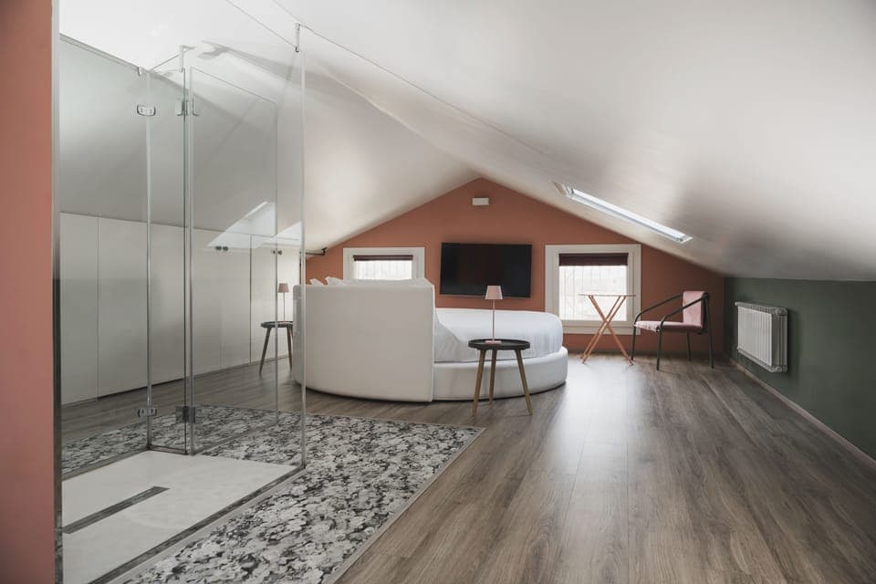 Design Loft, 1 King Bed, Non Smoking, Canal View | Premium bedding, minibar, in-room safe, soundproofing