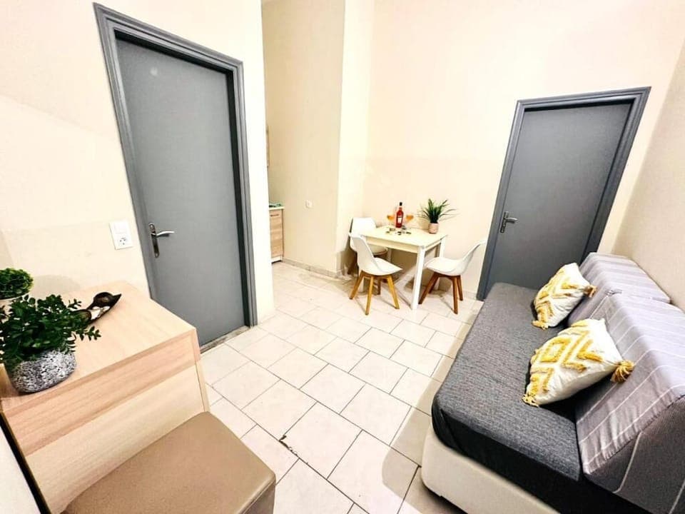 Egyptian cotton sheets, premium bedding, free WiFi, bed sheets