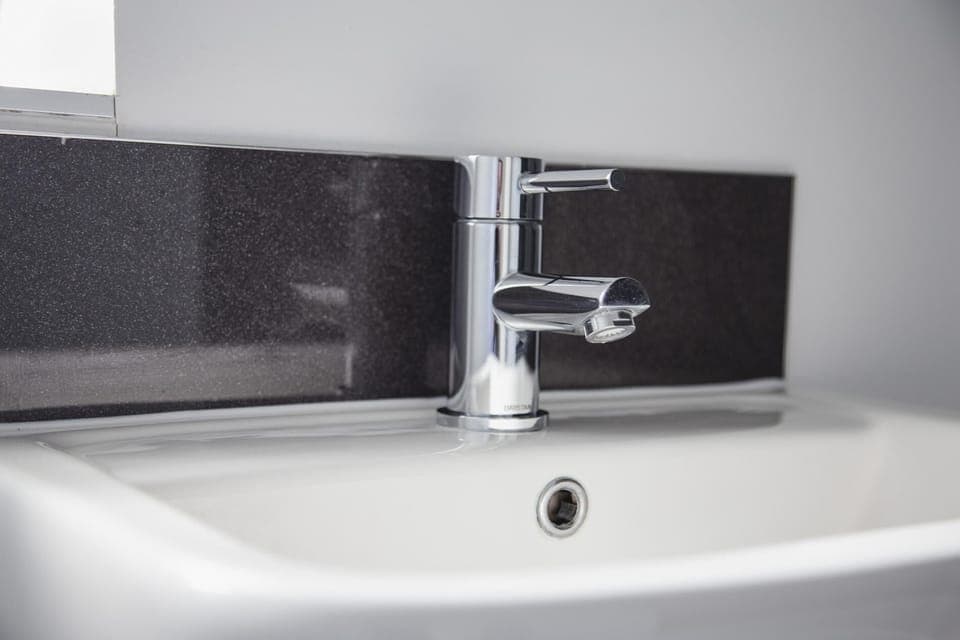 Apartment (2 Bedrooms) | Bathroom | Bathtub