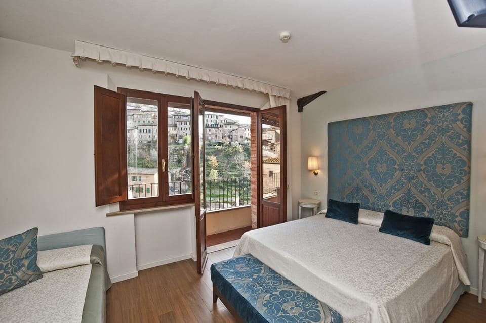 Superior Double Room, Balcony, City View | Down comforters, in-room safe, desk, blackout drapes