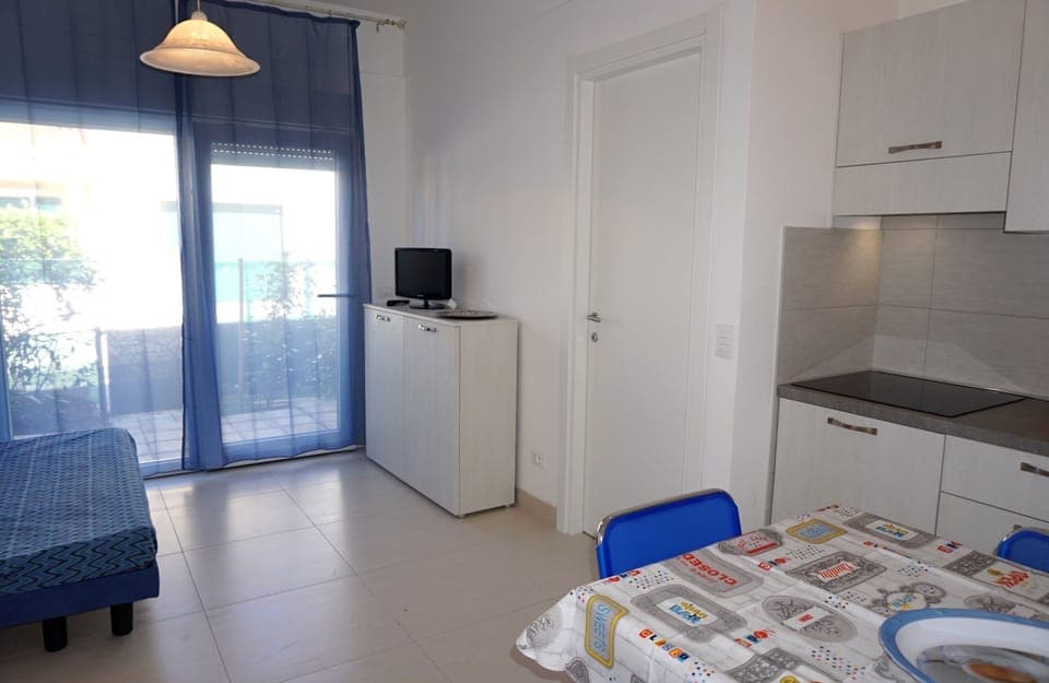 Apartment, 2 Bedrooms, Patio, Garden View | Room amenity