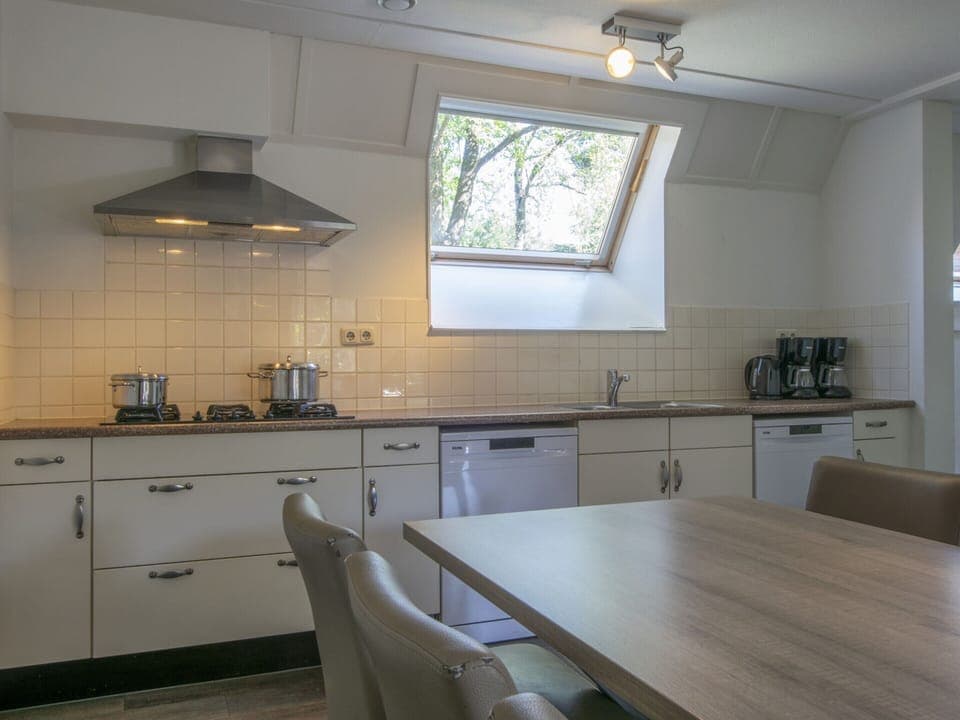 Bungalow | Private kitchen | Highchair