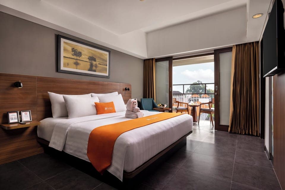 Premier Room, Balcony (Free Minibar) | Premium bedding, in-room safe, desk, blackout drapes