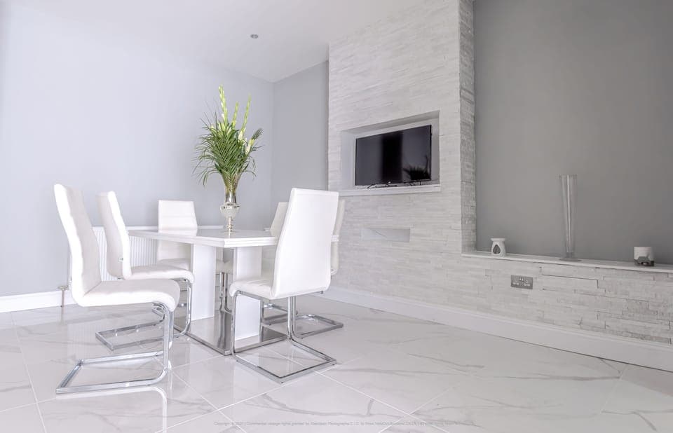 House | 4 bedrooms, iron/ironing board, free WiFi, bed sheets