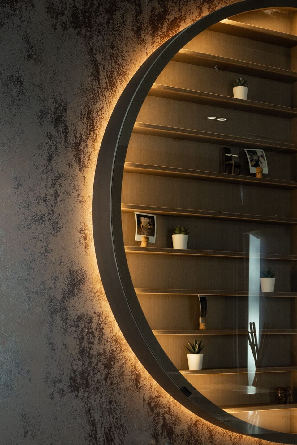 Full-size fridge, microwave, oven, stovetop