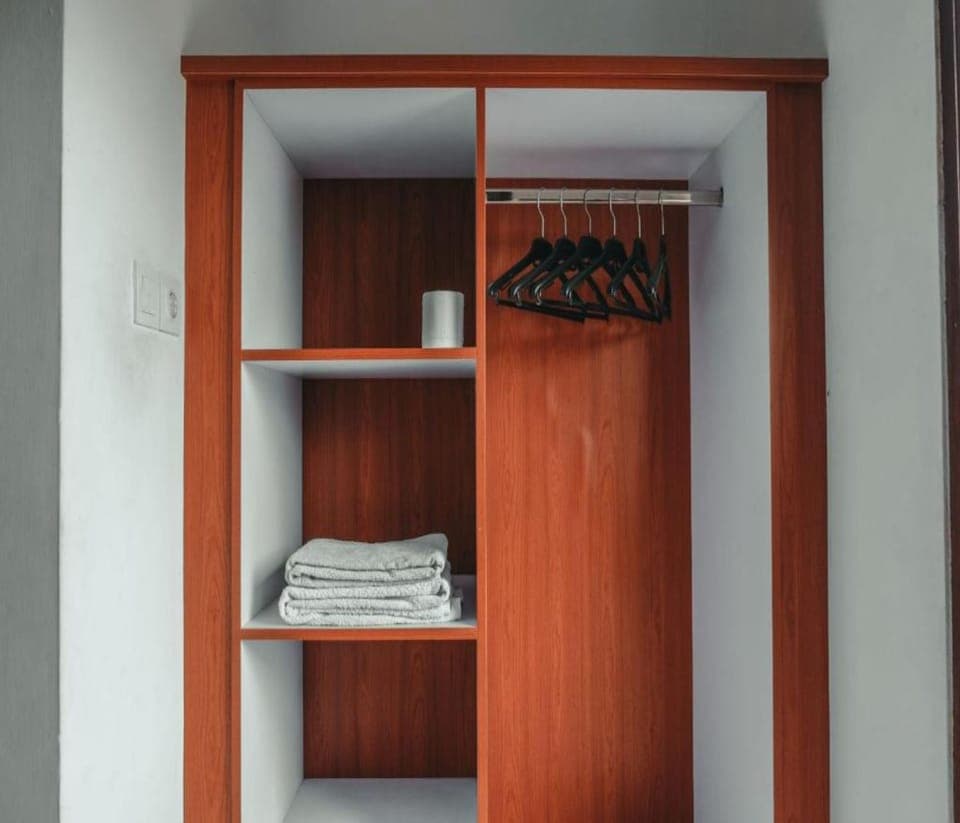 Deluxe Double Room, Garden View | Desk, free WiFi, bed sheets