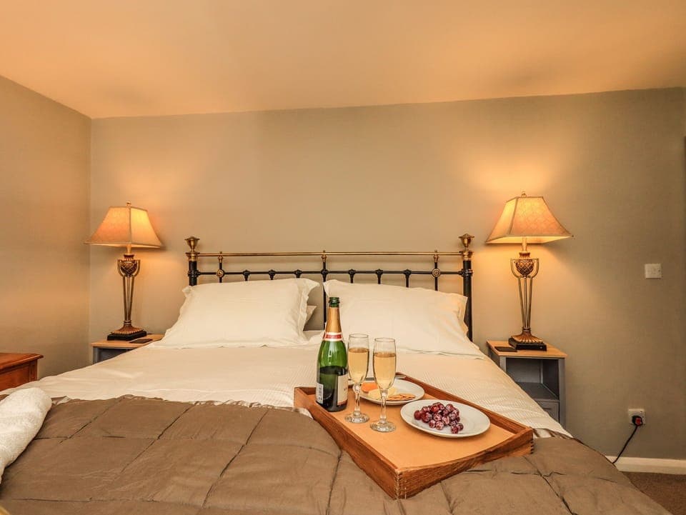 Cottage | 3 bedrooms, individually decorated, individually furnished, free WiFi