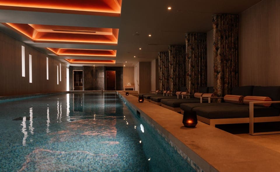 Indoor pool, outdoor pool, free cabanas, pool umbrellas