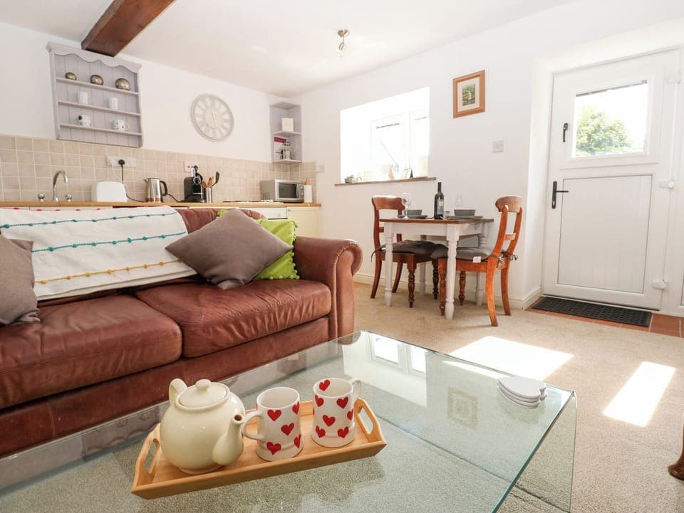 Cottage | Living area