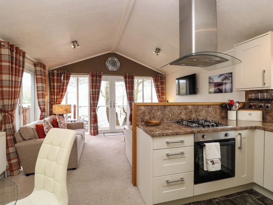 Cottage | Private kitchen | Fridge, dishwasher, cookware/dishes/utensils