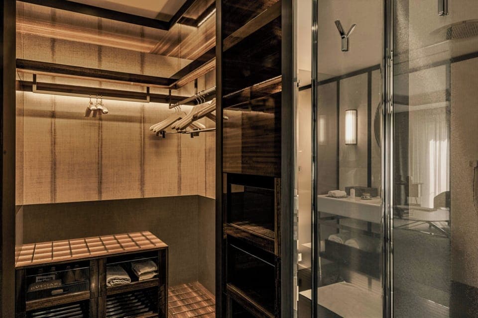 Junior Suite, City View | Wardrobe