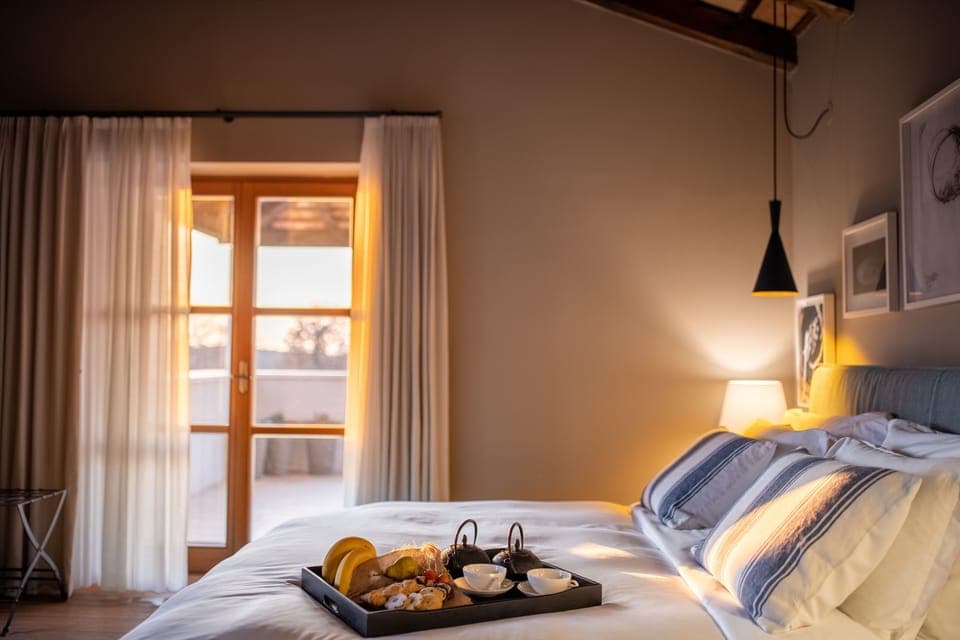 Premium bedding, pillowtop beds, free minibar, in-room safe