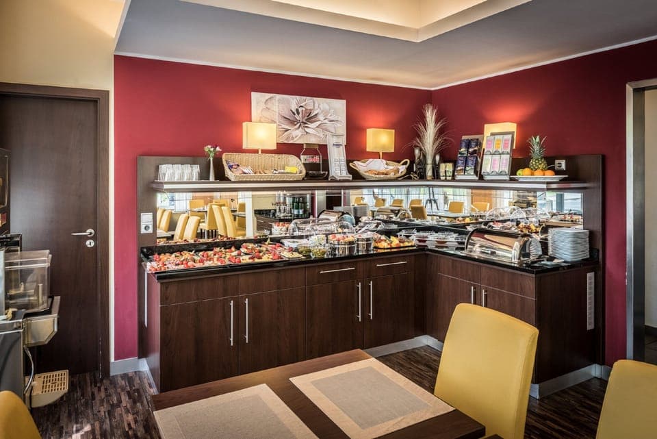 Daily buffet breakfast (EUR 16 per person)