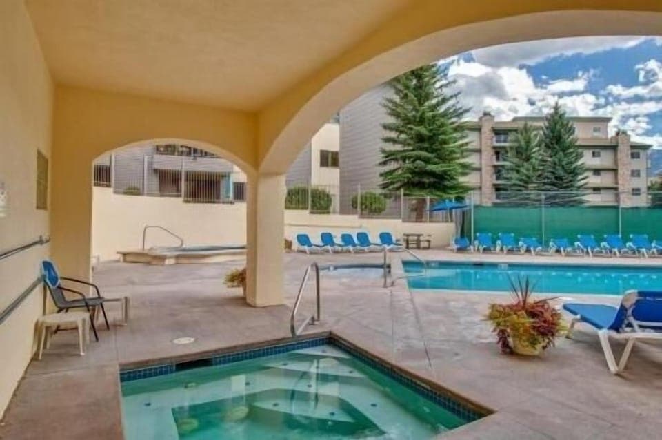 Studio, 1 Bedroom | Pool